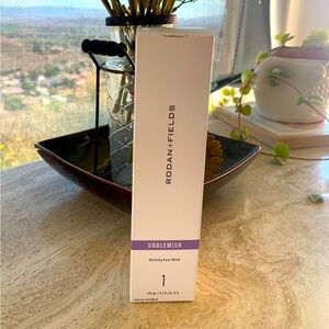 NIB Fresh from 💜Rodan + Fields💜 Refining Acne Wash
